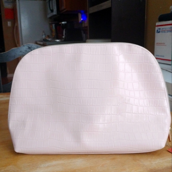 Large Dome Makeup Bag -Pink Crocodile-Embossed Sonia Kashuk - Picture 1 of 2